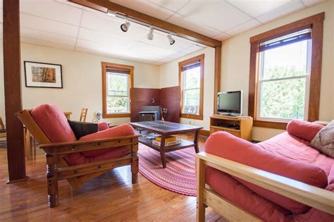 The notch hostel - Feb 12, 2024 - Shared room in hostel for $39. Bed in shared bunk room at the Notch Hostel, a farmhouse-turned-hostel with communal bathrooms, kitchen, living room. Bunk room sleeps a total of 8...